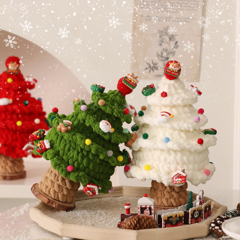 Home And Textiles Today - Hand‑Knitted Christmas Tree Figurine Ornament Finished